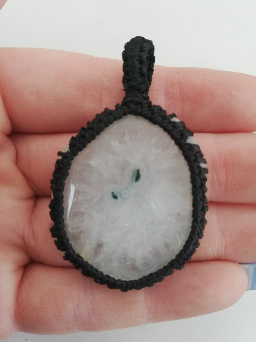 Macrame Pendant - Agate Macrame Pendant - Agate